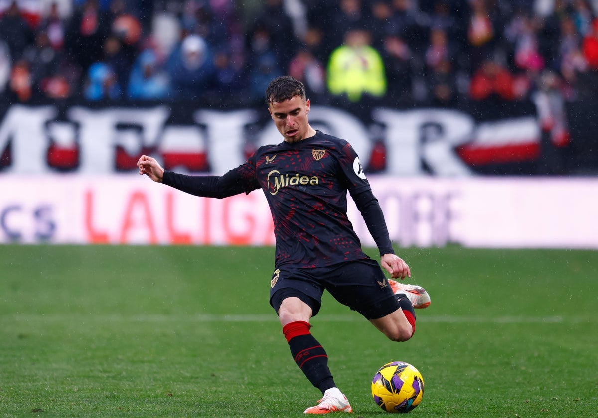 Pedrosa, durante un partido con el Sevilla FC la pasada temporada