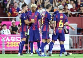 Quejas de los jugadores del Barça por la incomodidad y el peso de sus camisetas en su primer partido de pretemporada