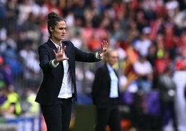Montse Tomé pide calma durante la final ante Inglaterra