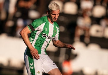 El Betis cierra el traspaso de Perraud al Lille