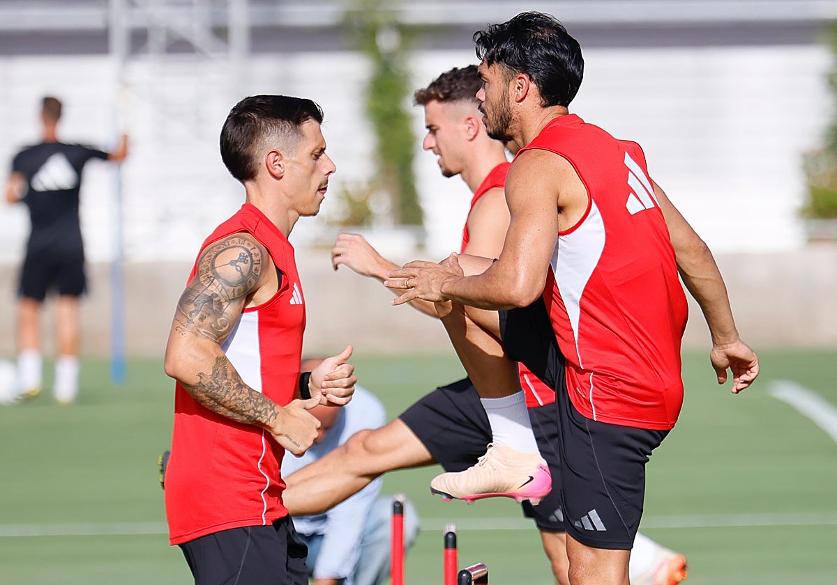 Alfon y Suazo se entrenan con el Sevilla FC