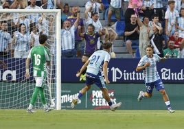 Larrubia, tras la acción con Isco en el Málaga - Betis: «Espero que esté bien, que le he dado una patada y se ha lesionado»