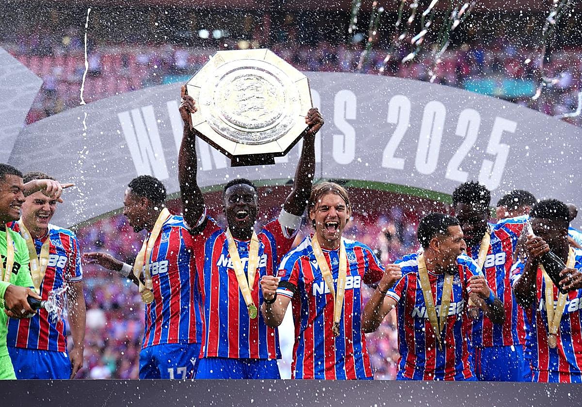 El Crystal Palace celebra su victoria en Wembley
