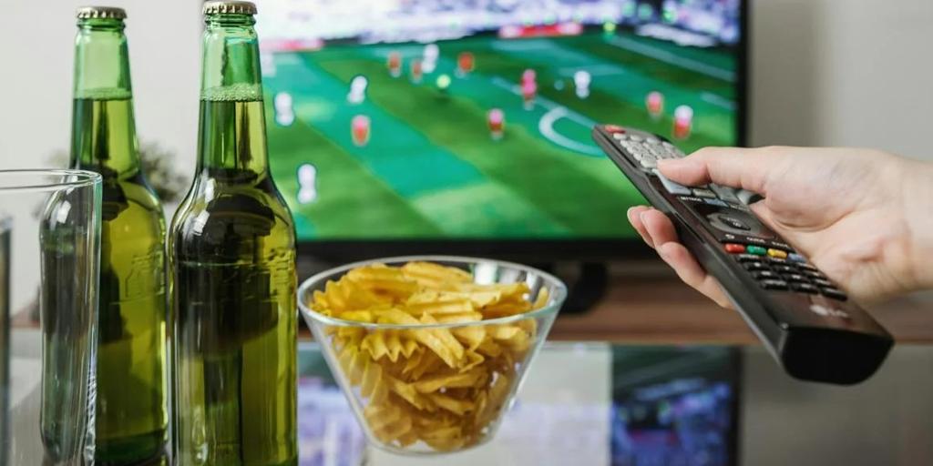 Dónde ver LaLiga, Champions, Segunda y todo el fútbol esta temporada: canales, plataformas y precios