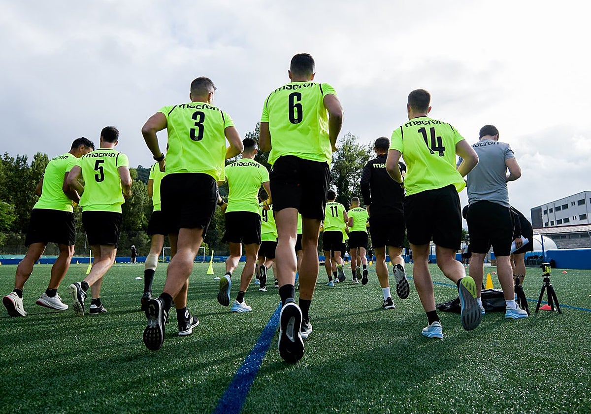 Los árbitros de Primera, durante las recientes pruebas físicas