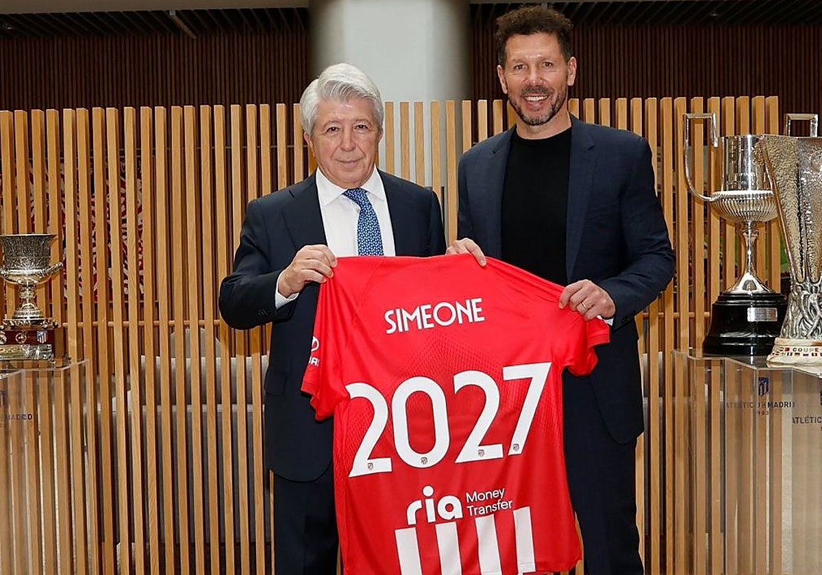 Enrique Cerezo y Diego Pablo Simeone, presidente y entrenador del Atlético de Madrid