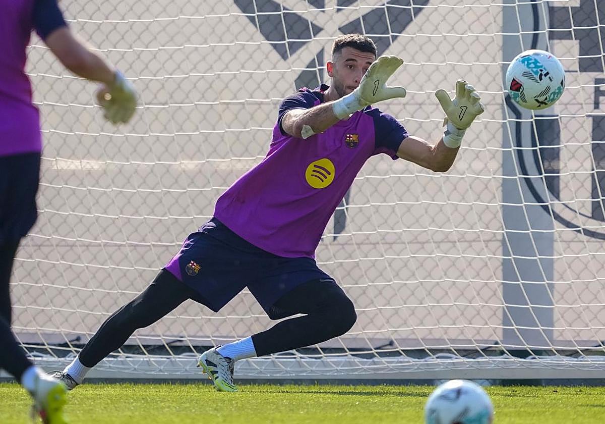 Joan García en el entrenamiento previo al partido contra el Mallorca
