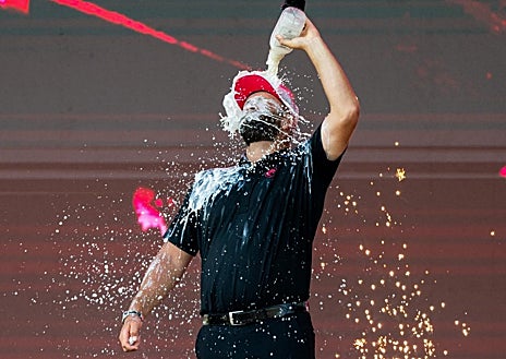 Imagen secundaria 1 - Jon Rahm logra un nuevo milagro: remontada increíble y segundo título de LIV Golf