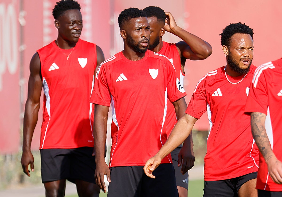 Iheanacho, en un entrenamiento con el Sevilla de este verano