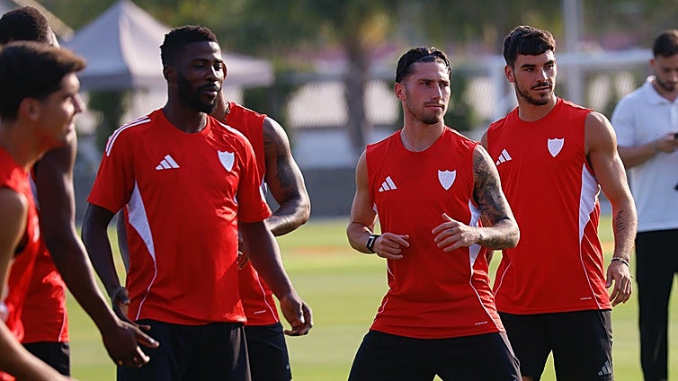 El Sevilla FC espera la decisión de Carmona para activar su venta al Nottingham