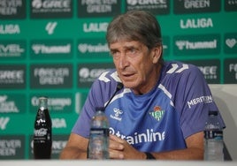 Pellegrini marca el objetivo del Betis: «El primero es ser campeón; si no, la Champions...»