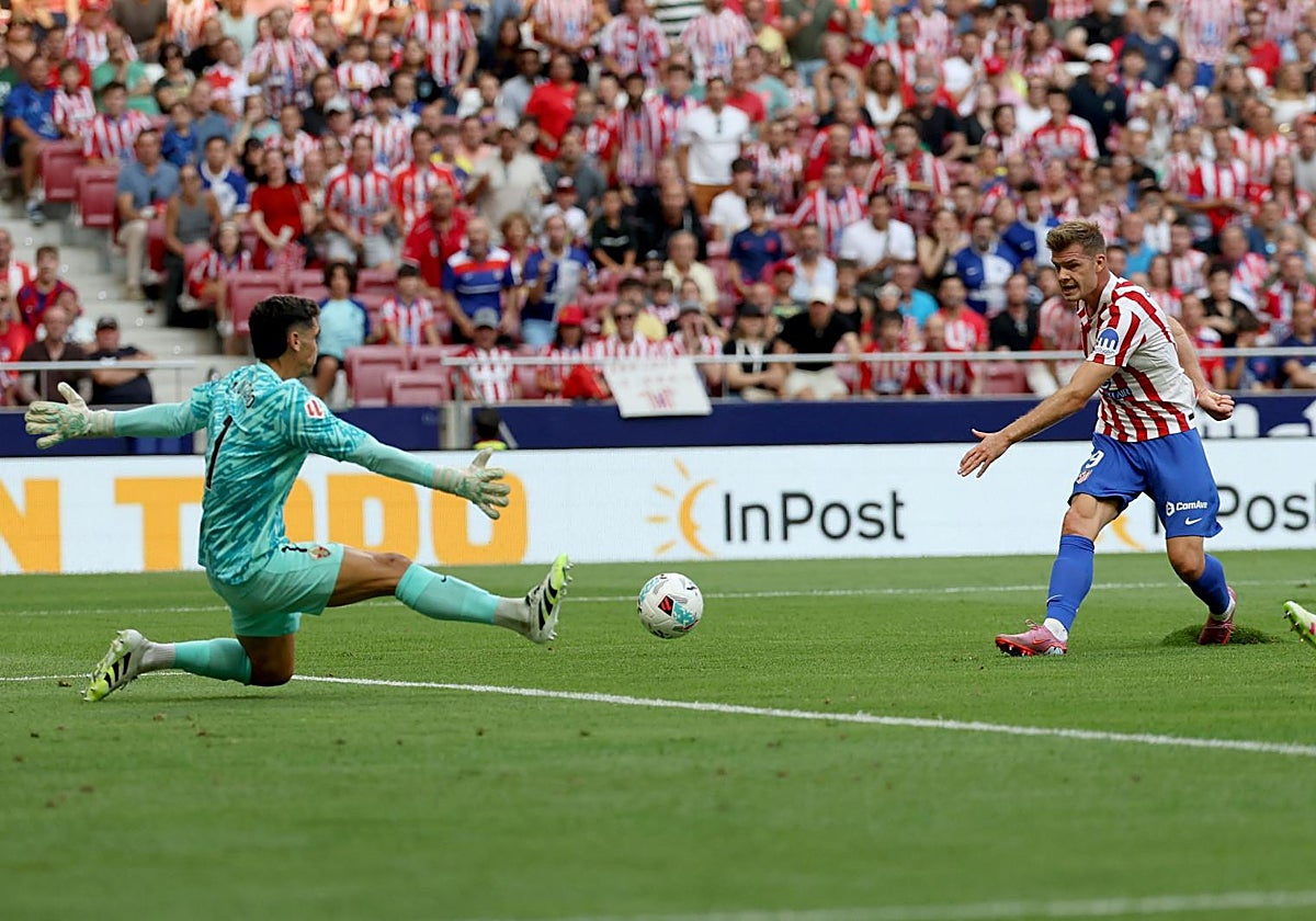 Sorloth, anotando el primer tanto en el Atlético - Elche (1-1)