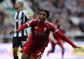 Rio Ngumoha, el niño goleador que salva al Liverpool de su primer tropiezo