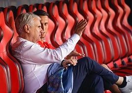 El Sevilla FC activa la única 'palanca' posible: ampliar los contratos de Marcao o Nianzou con una rebaja salarial