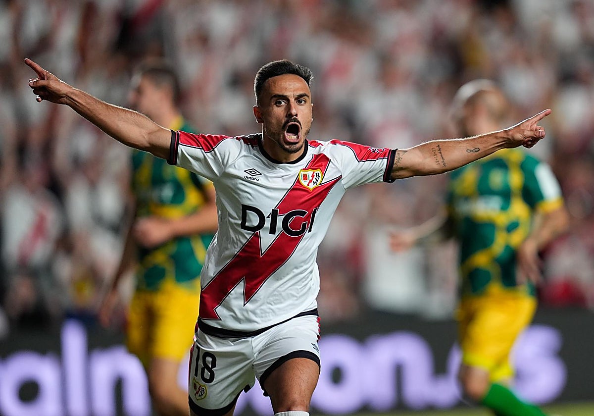 Álvaro celebra uno de sus goles