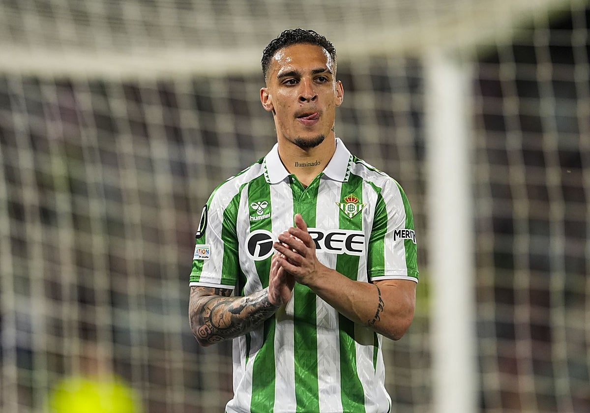 El Betis y el United frenan las negociaciones por Antony