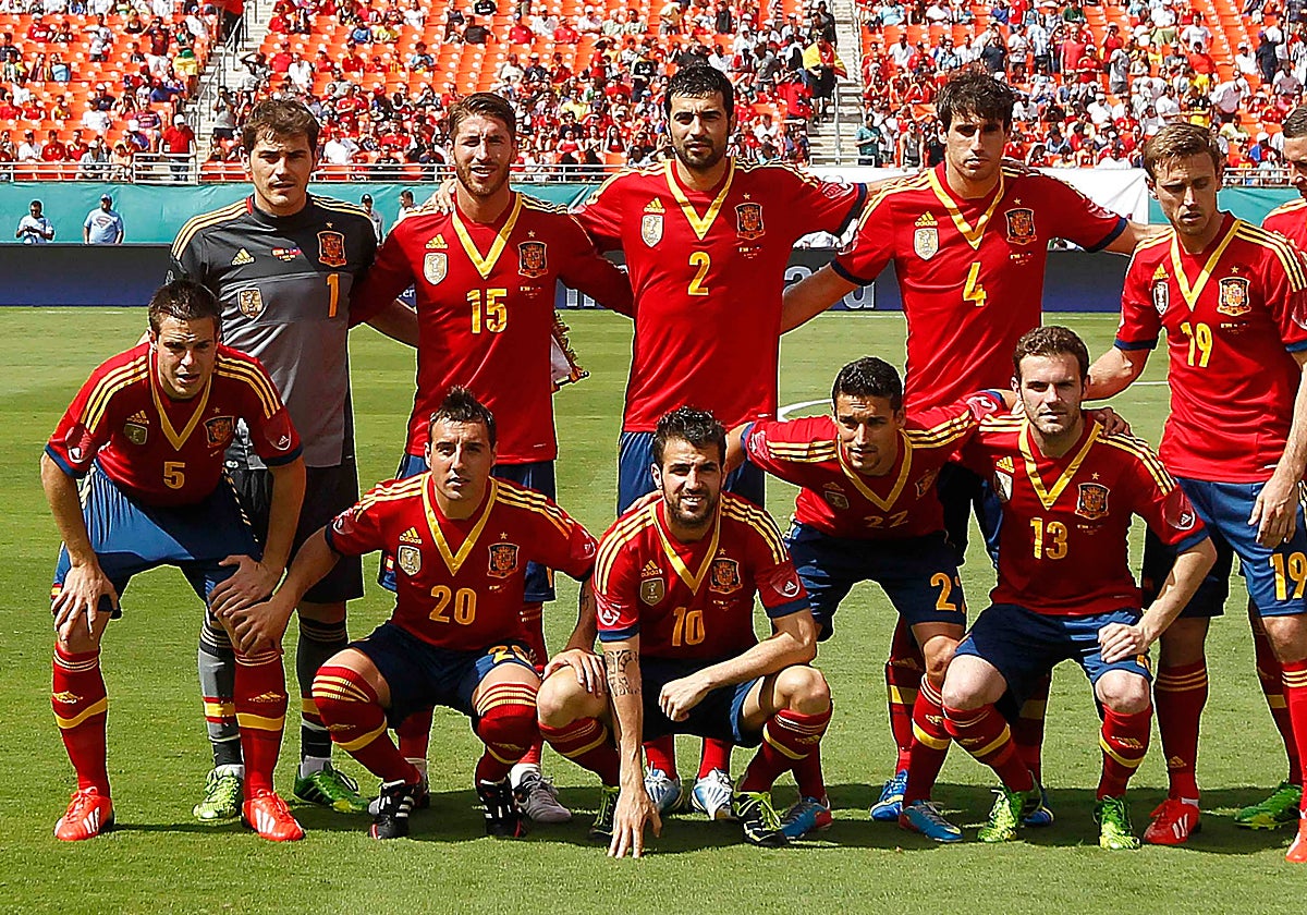 César Azpilicueta, en una imagen con la selección (2013) junto a Jesús Navas y Sergio Ramos