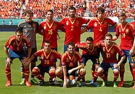 Azpilicueta, experiencia para un Sevilla imberbe