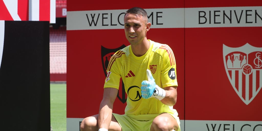 El Sevilla inscribe a Odysseas Vlachodimos