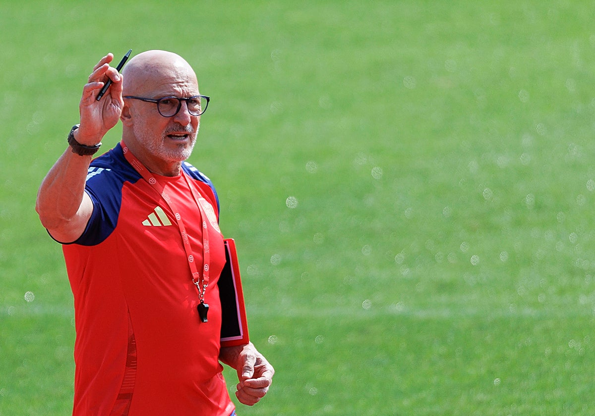 Luis de la Fuente, en la Ciudad del Fútbol de Las Rozas