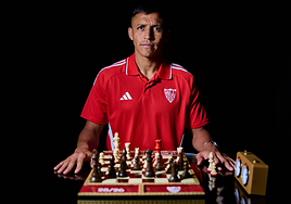 Oficial: El Sevilla FC firma a Alexis Sánchez por una temporada