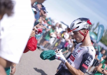 Juan Ayuso estalla contra UAE: «Quieren dañar mi imagen, es una dictadura»