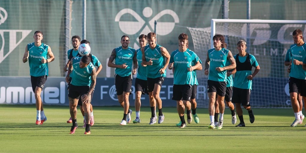 Último entrenamiento en el Betis antes del parón en LaLiga