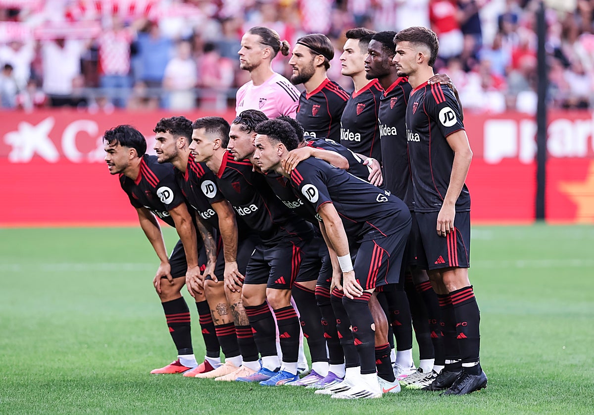 Once inicial del Sevilla en Montilivi ante el Girona