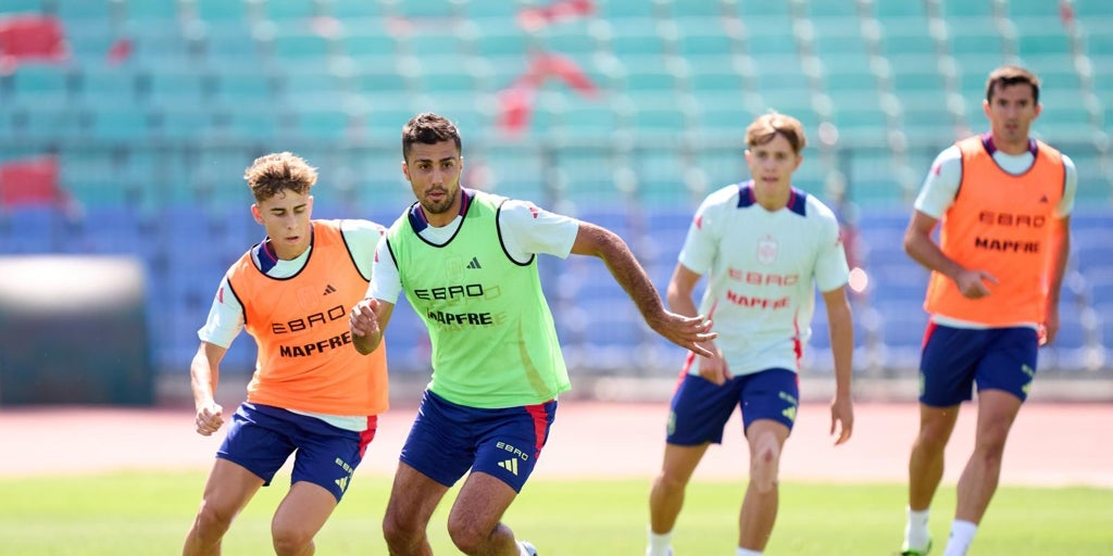 Rodri: «Por simpatía, le daría el Balón de Oro a Lamine o Pedri. Por méritos deportivos, a Dembélé o Vitinha»