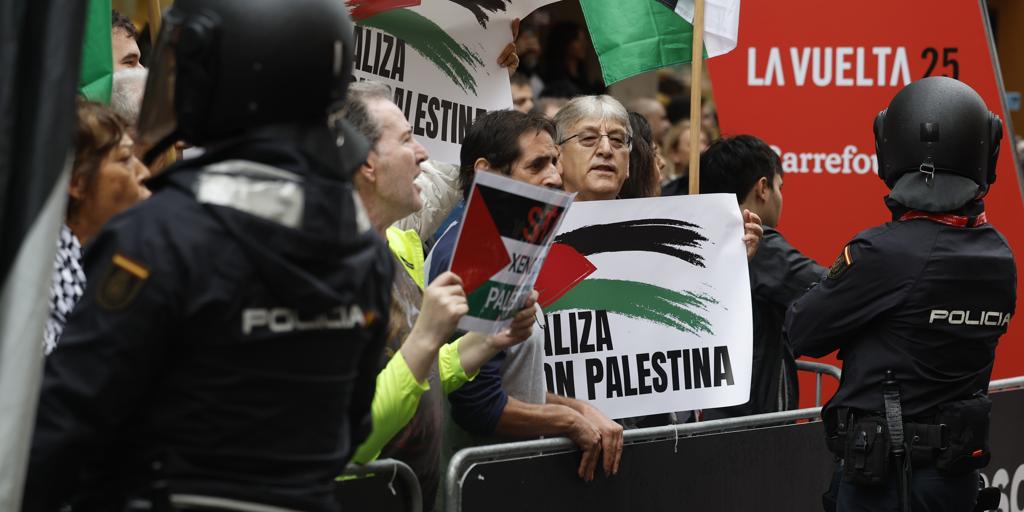 La Audiencia Nacional abre diligencias tras la denuncia por delito de odio a los responsables del boicot al equipo de Israel en la Vuelta