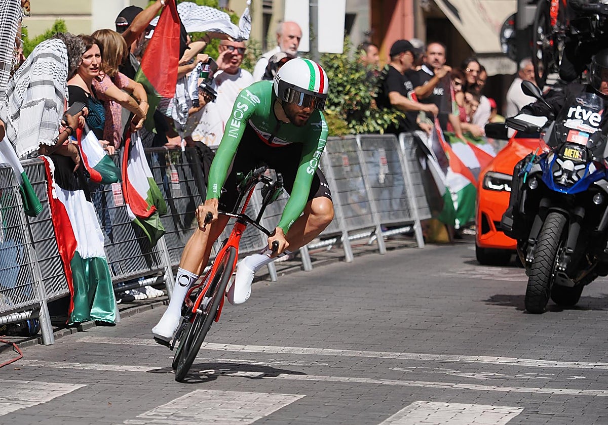 Filippo Ganna, en acción