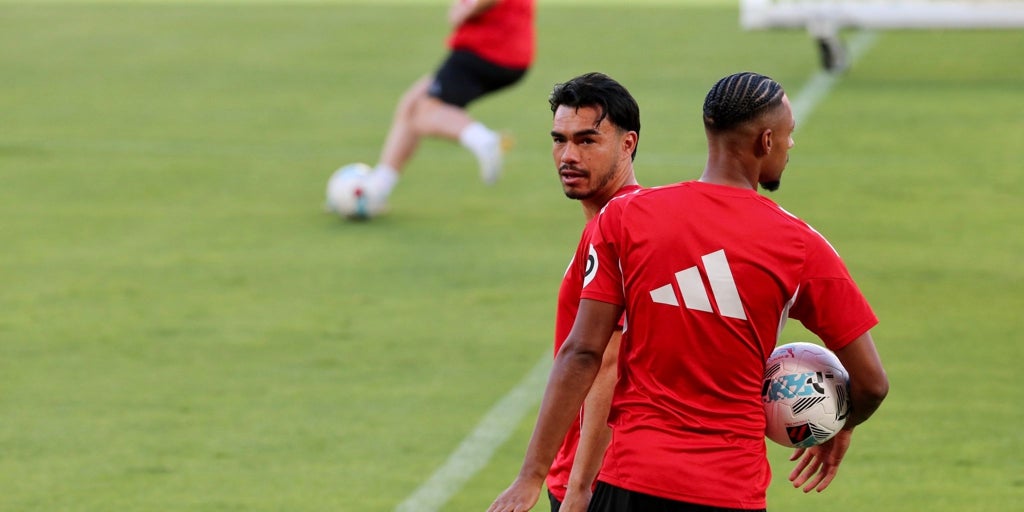 Suazo y Jordán, novedades en el entrenamiento previo al Sevilla - Elche