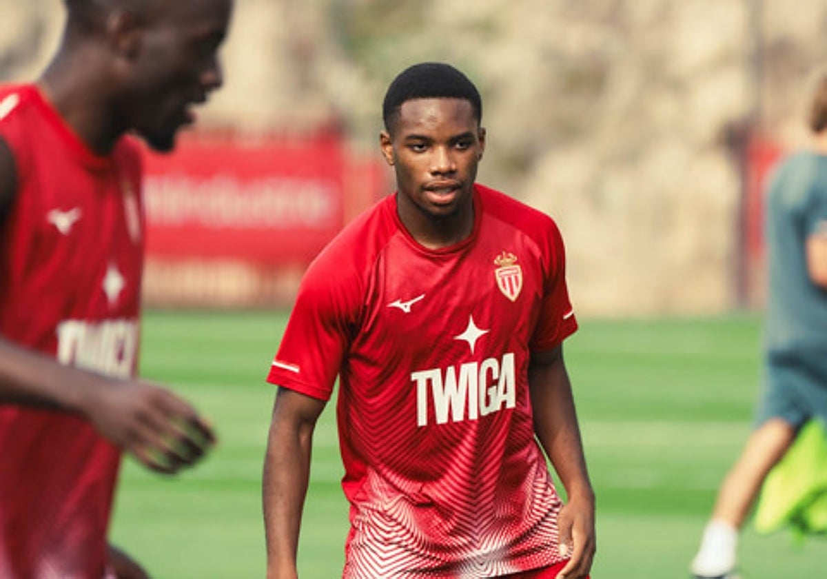 Stanis Idumbo, en un entrenamiento con el Mónaco