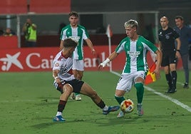 El Betis Deportivo cosecha su primera derrota del curso en el derbi chico ante el Sevilla Atlético (1-0)