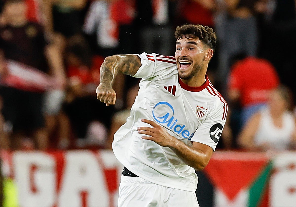 Isaac Romero celebra su gol al Elche