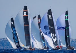 La flota de las 52 Super Series navegando en el penúltimo evento en Puerto Portals