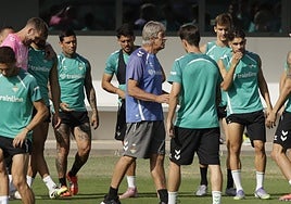 Pellegrini: «La  renovación viene siempre de la directiva; no puedo ir yo a renovar mi contrato...»