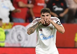 Isaac no le pone techo al Sevilla FC: «No se merece pensar sólo en la permanencia»