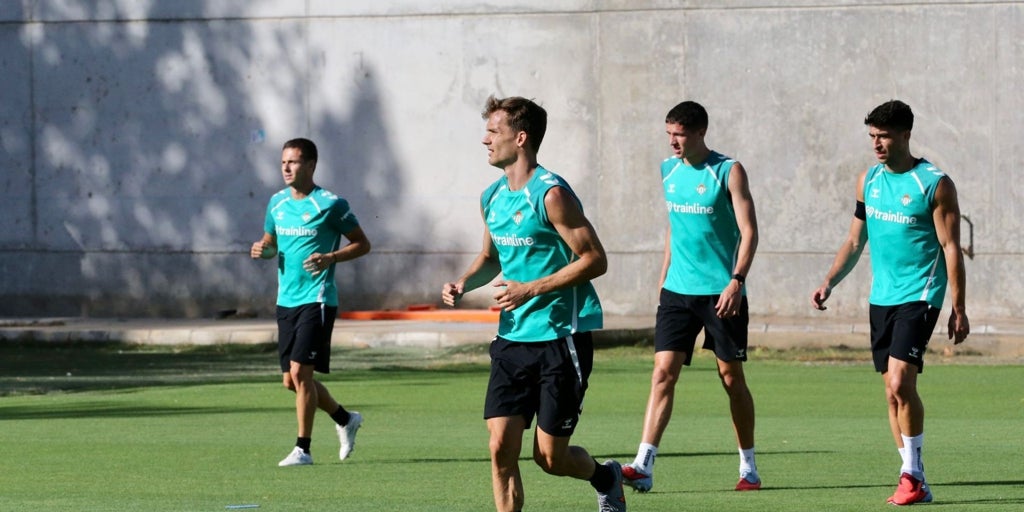 Llorente entra en el baile de centrales
