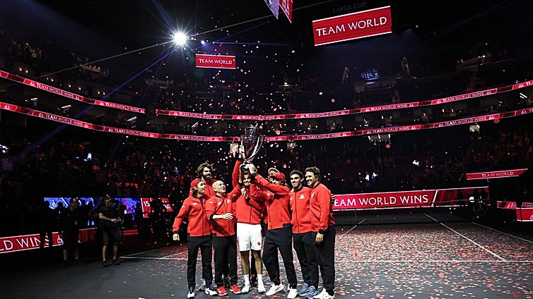 Alcaraz se quedó solo contra el Mundo... y perdió