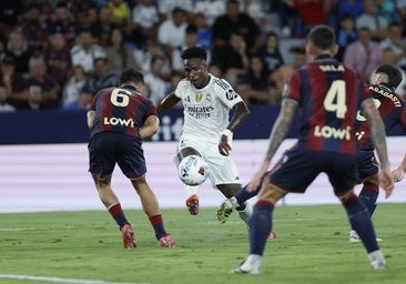 Vinicius habla en el campo y el Madrid llega embalado al derbi
