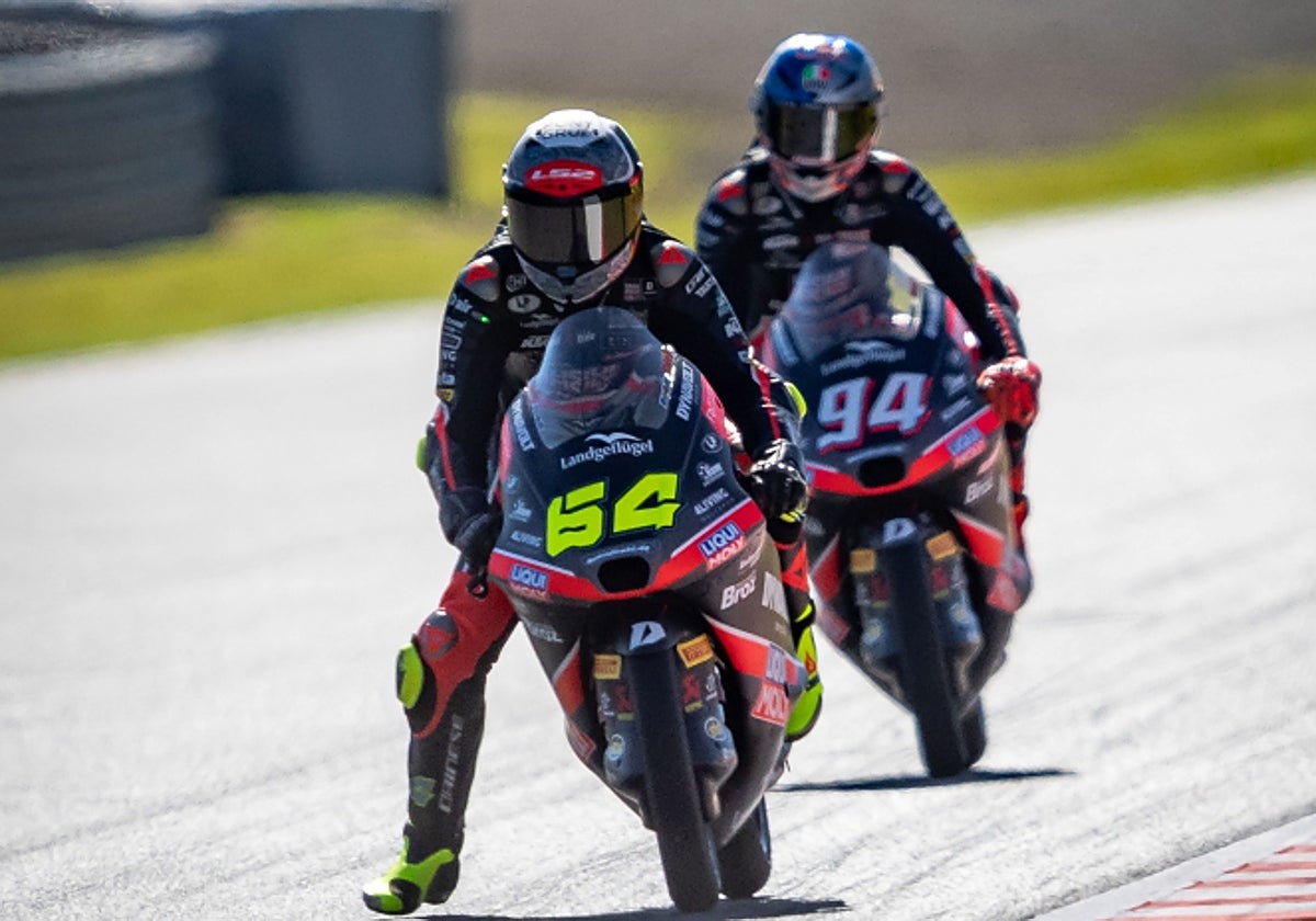 David Muñoz, en Motegi, perseguido por su compañero de equipo, Guido Pini