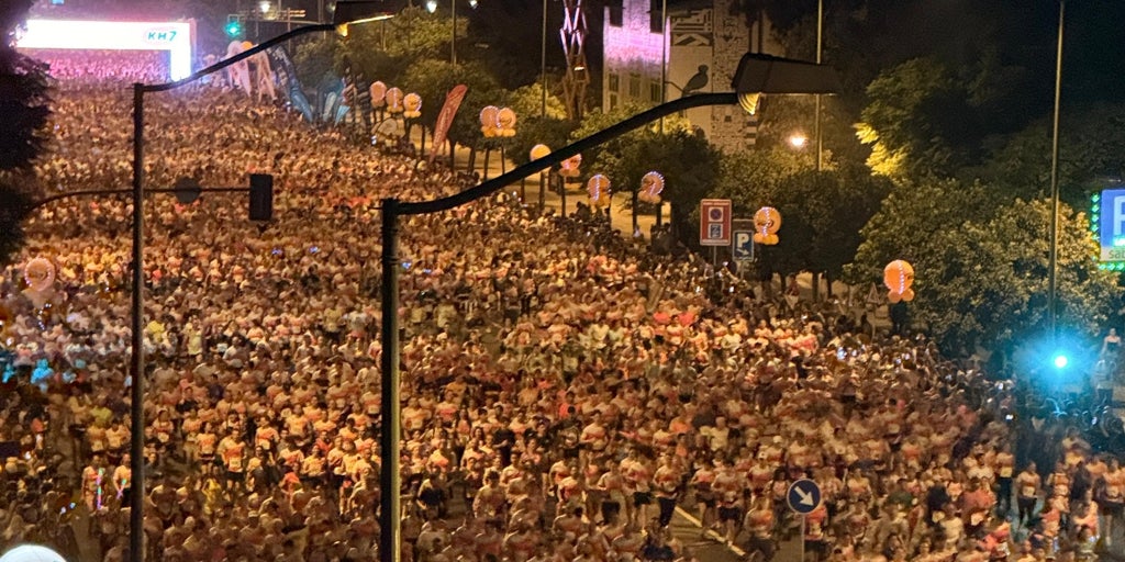 La Carrera Nocturna de Sevilla exhibió su inigualable poder de convocatoria