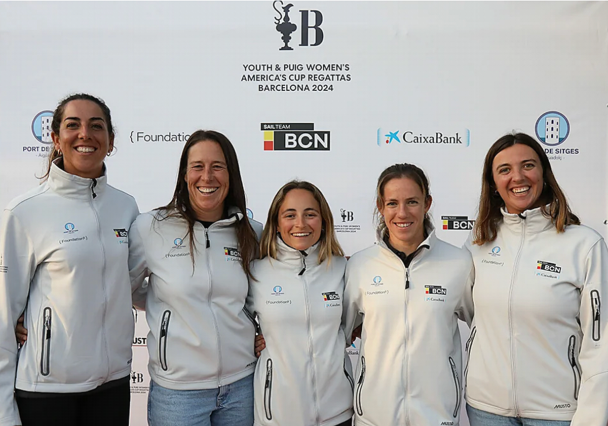 De izquierda a derecha, Paula Barceló, Támara Echegoyen, Neus Ballester, Silvia Mas y María Cantero
