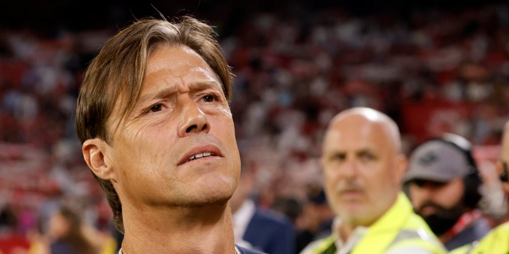 Almeyda saca el escudo