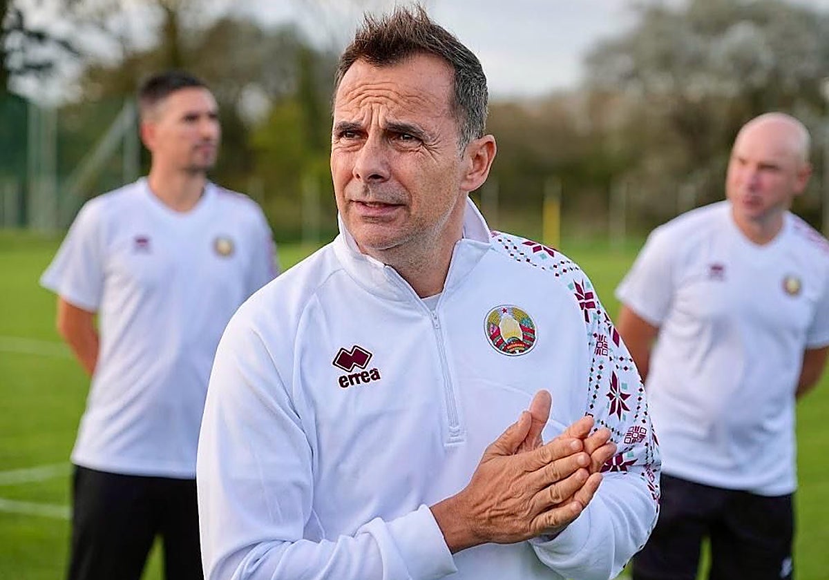 Carlos Alós, ahora como seleccionador de Bielorrusia