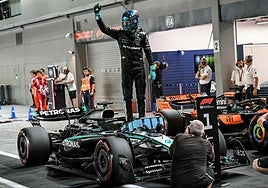 Pole para Russell y Verstappen pone de los nervios a McLaren