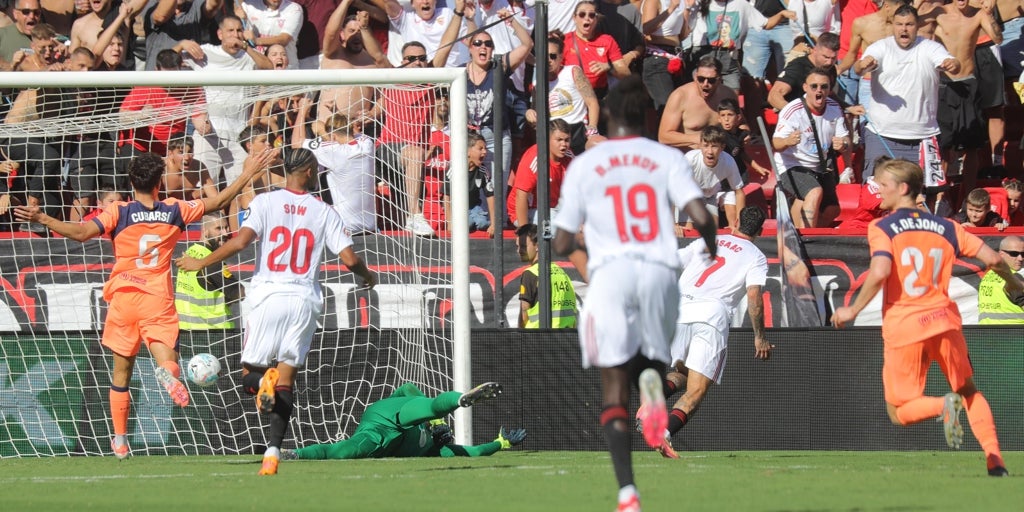 Sevilla FC - Barcelona, las notas de los jugadores: Como el 'Equipo A', los planes de Almeyda salen bien