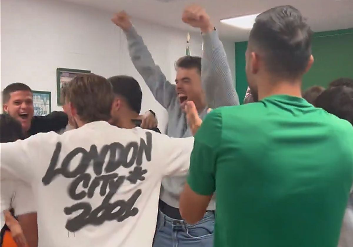 Los jugadores del CD Toledo, tremendamente alegres tras conocer el emparejamiento en la primera ronda de la Copa del Rey ante el Sevilla