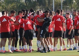 Januzaj, Alfon y los internacionales, las ausencias en el entrenamiento
